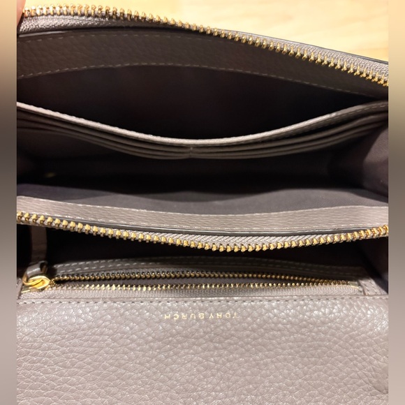 Tory Burch McGraw Flat Wallet Crossbody - Picture 6 of 9